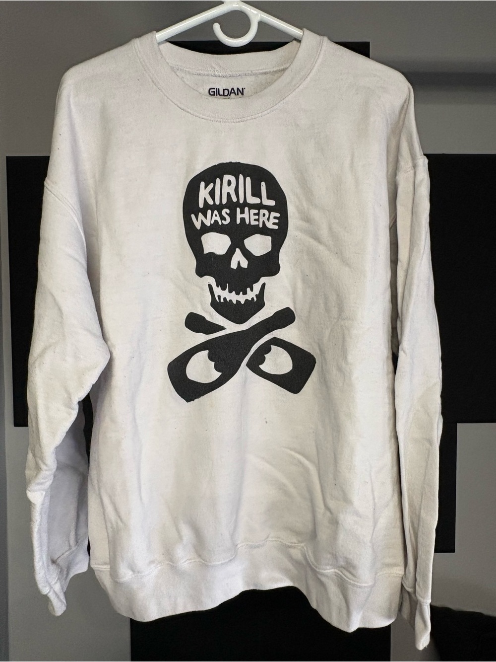 Gildan Men’s White Crewneck Sweatshirt with Black Kirill Was Here Skull Graphic